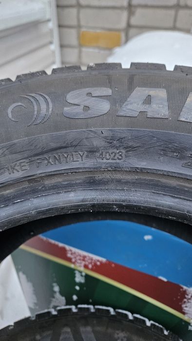 Продам комплект шин  sailun.