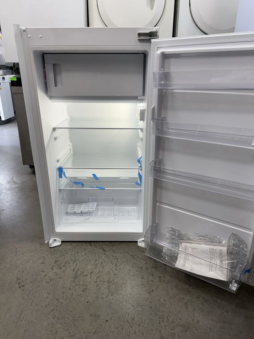 Нов!!! Хладилник със камера  за вграждане  Exquisit