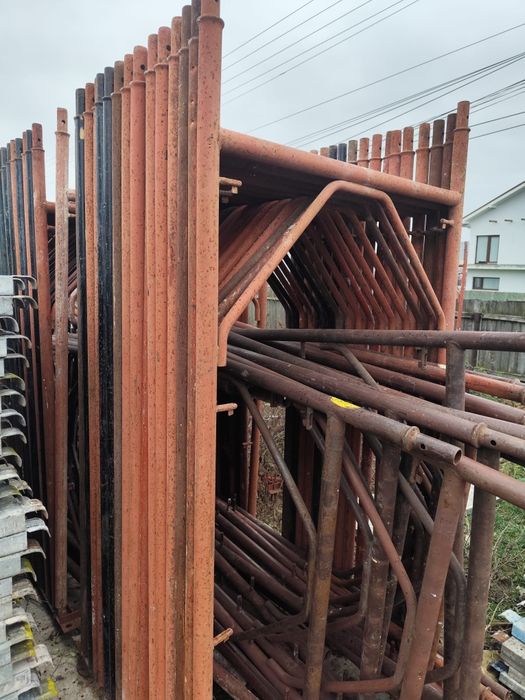 Schelă metalică de vânzare