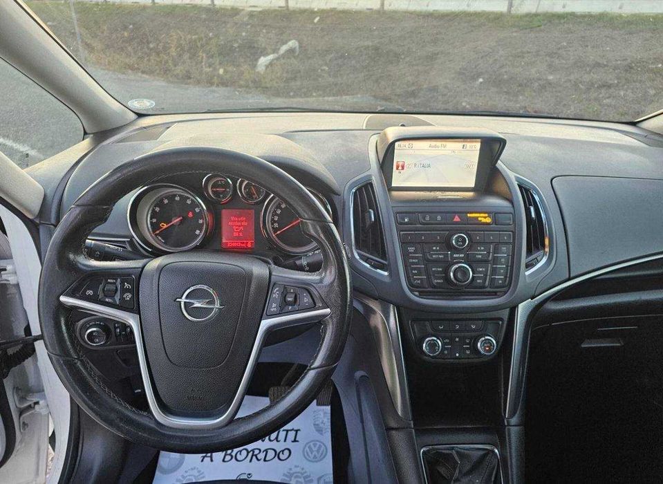Opel Zafira Tourer на  части