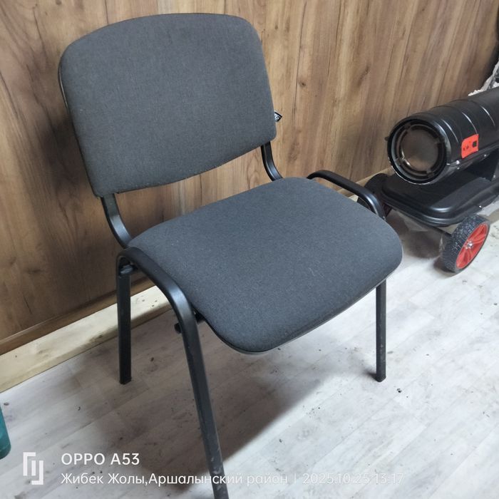 Продаётся стол со стулом