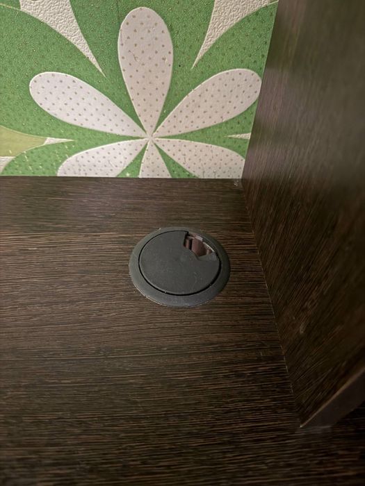 Продам стол компьютерный