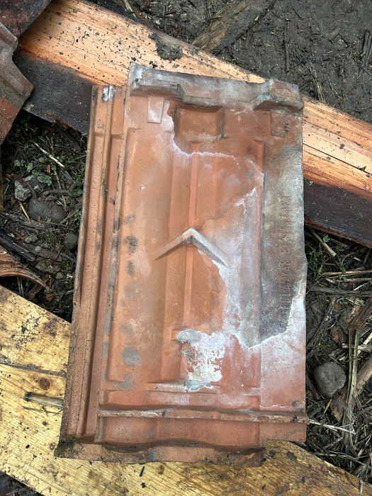 Vând țiglă veche – 1500 bucăți, stare foarte bună