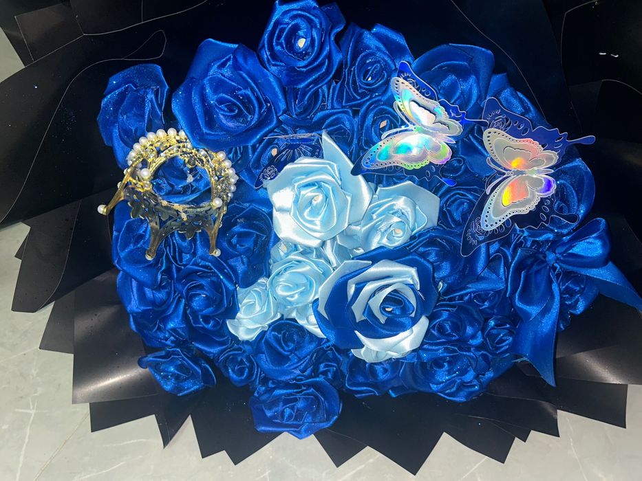 Buchete de flori, din satin și săpun.