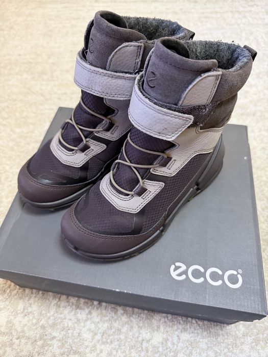 Ghetute Ecco fetite M 30 18.5 cm interior