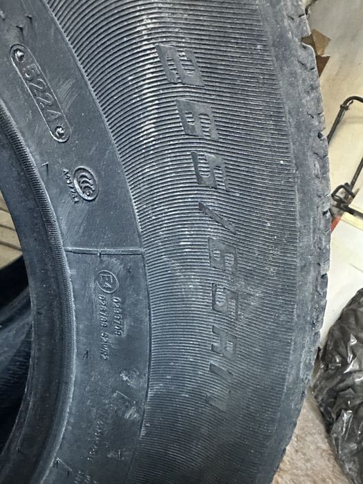 Продам резину 2 шт. Продам резину.