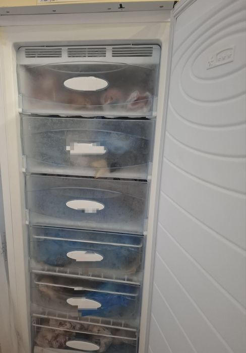 Продам морозильник холд