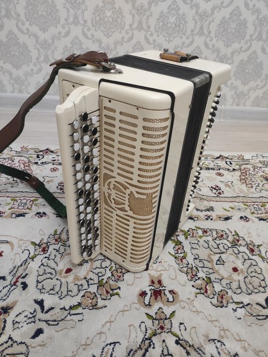 Баян белый заказной