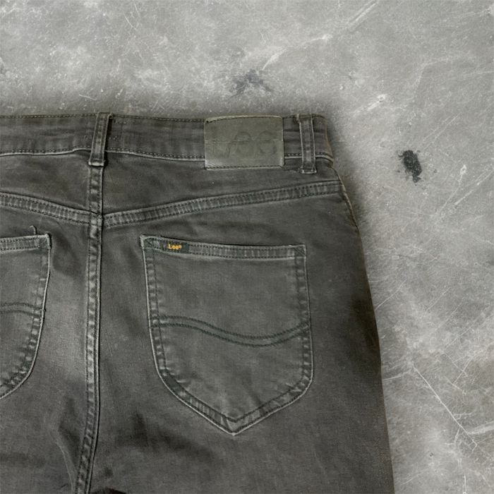 Blugi Lee negri – model clasic, stare foarte bună