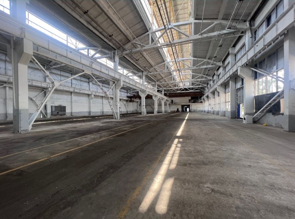 Сдается помещение под склад , 200 кв метро Чиланзар , напротив таможни ...