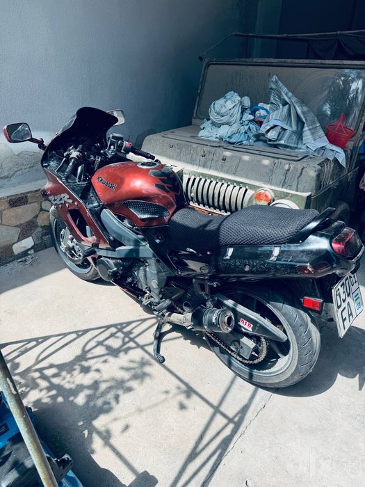 Продается мотоцикл Kawasaki zzr 600