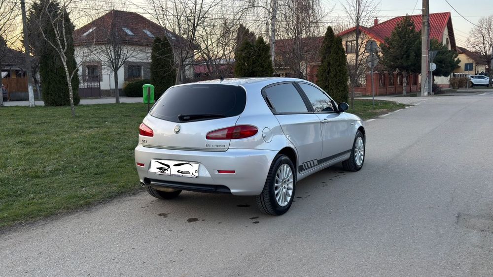 Alfa Romeo Facelift 122000 km Reali an 2010