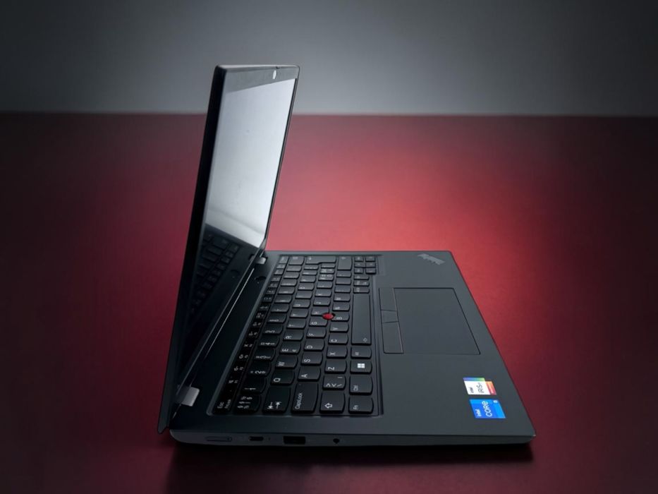 Лаптоп Lenovo ThinkPad L13 Gen 4 13.3" WUXGA i5-1335U 16RAM DDR5 256SSD Гаранция!