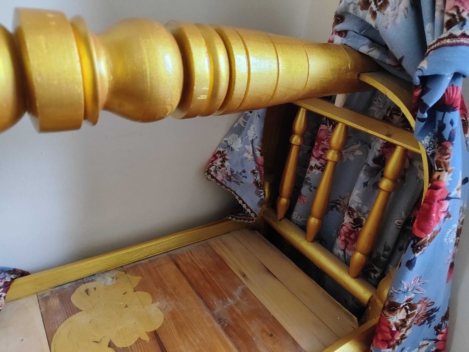 Болаллар бешиги сотиладт