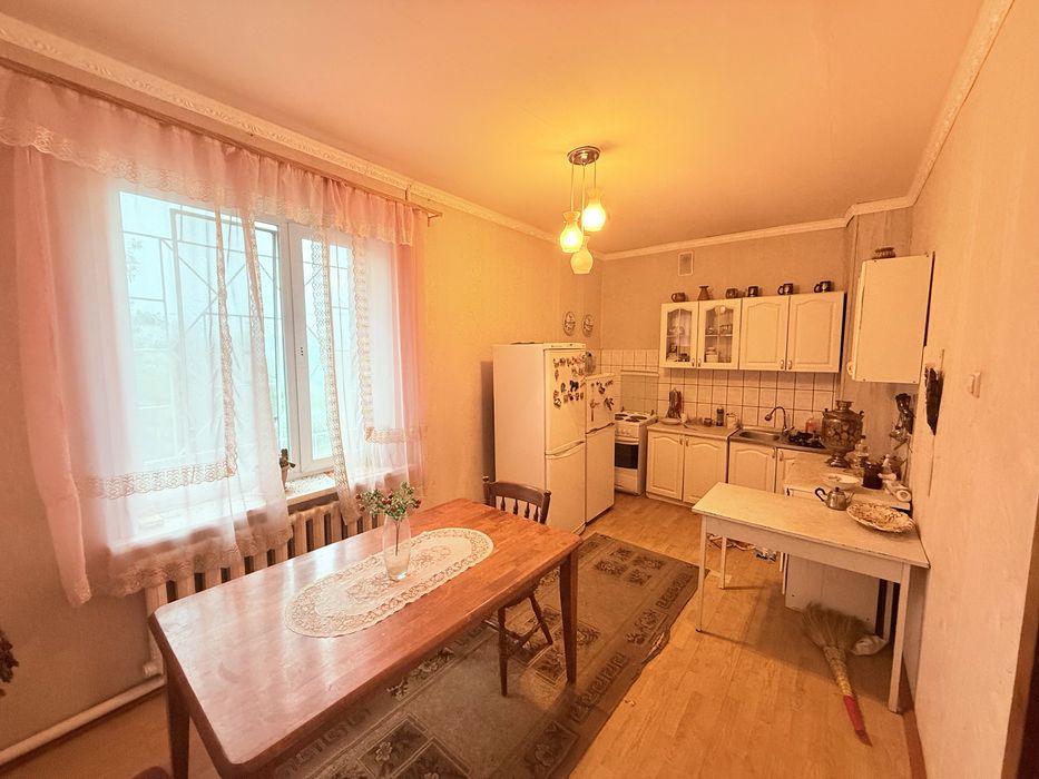 Дом 296 м², 6,7 соток с гаражом
