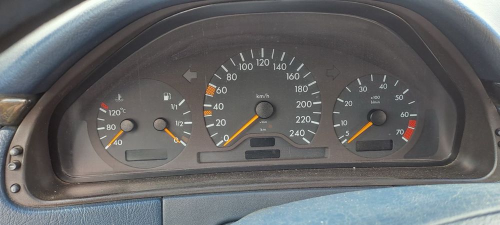 Мерцедес Е клса 2.0i 1995г на части