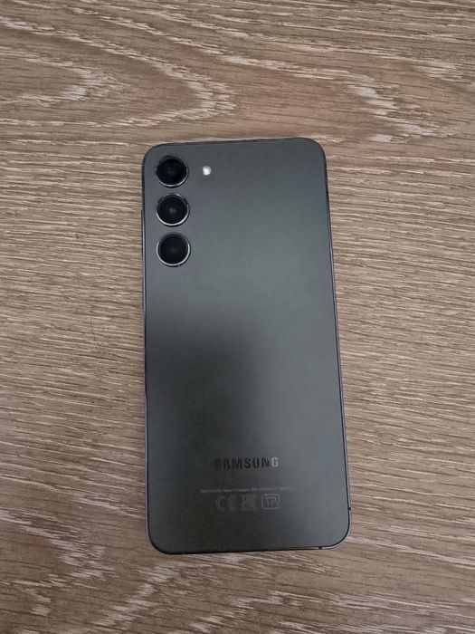 Продаю срочно самсунг с23+