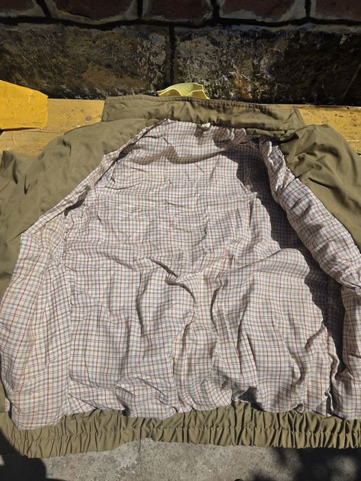 Стари дрехи от вълна