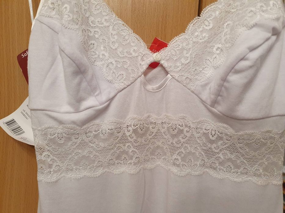 Triumph, Шпиц нощница с дантела