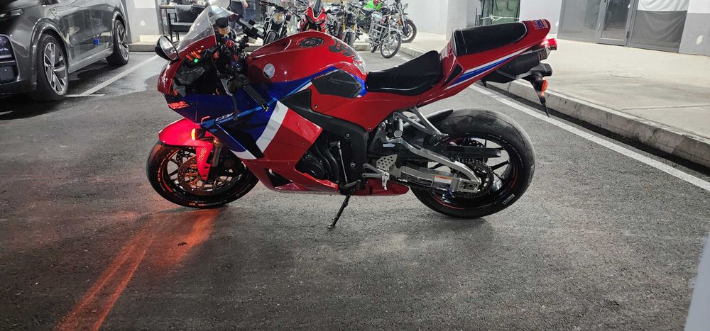 Motosikil Honda cbr600RR