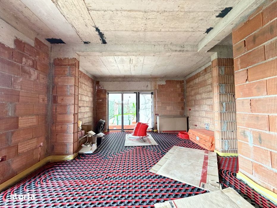 Duplex despartit prin camera tehnica, 5 camere, teren de 308 in Sanand