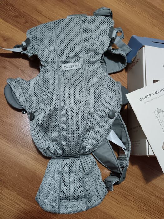 Vând marsupiu ergonomic BabyBjorn ,nou ,în cutie.