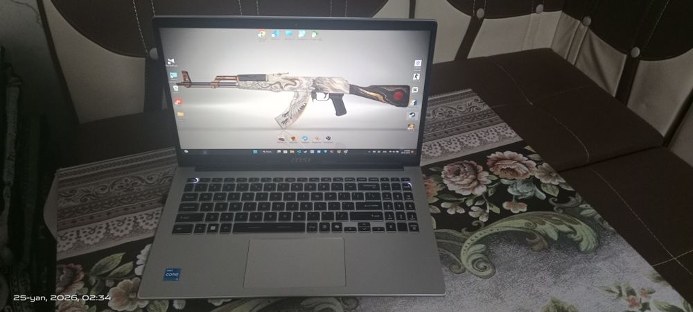 MSI Modern 15  i3 13 avlod Ram 8Gb DDR4