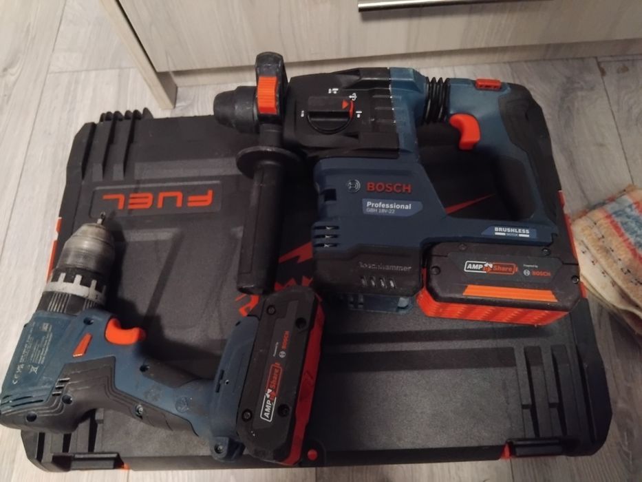 Vând scule pe acumulatorii