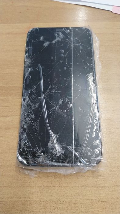 Iphone 11 64gb galben, blocat, pentru piese