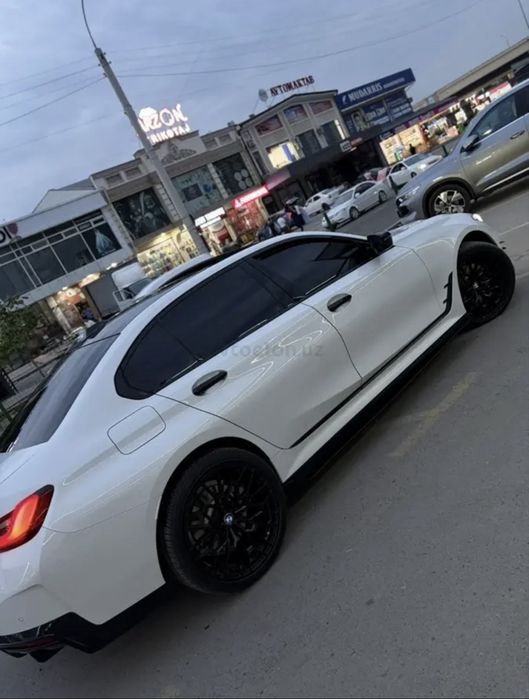 BMW i3 35L vikupga beriladi