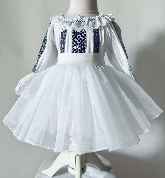 Costum popular fetite