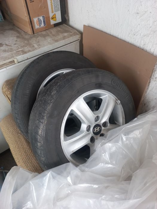 Продаю комплект шин 16 и 15 размера по 70тыс тенге