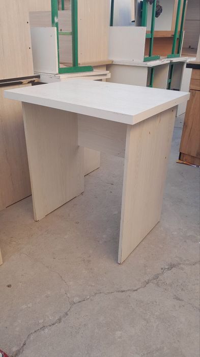 Parta stollar sotiladi