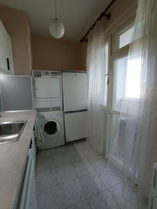 Дава се под наем Тристаен апартамент в Варна, Зимно кино Тракия - 90 кв.м за 500 € - Снимка #1