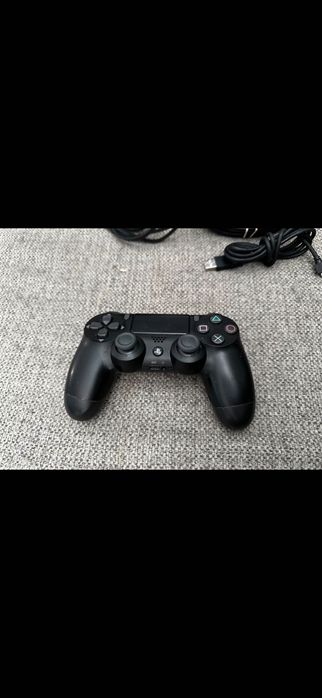 Продаю Плейстейшн 4