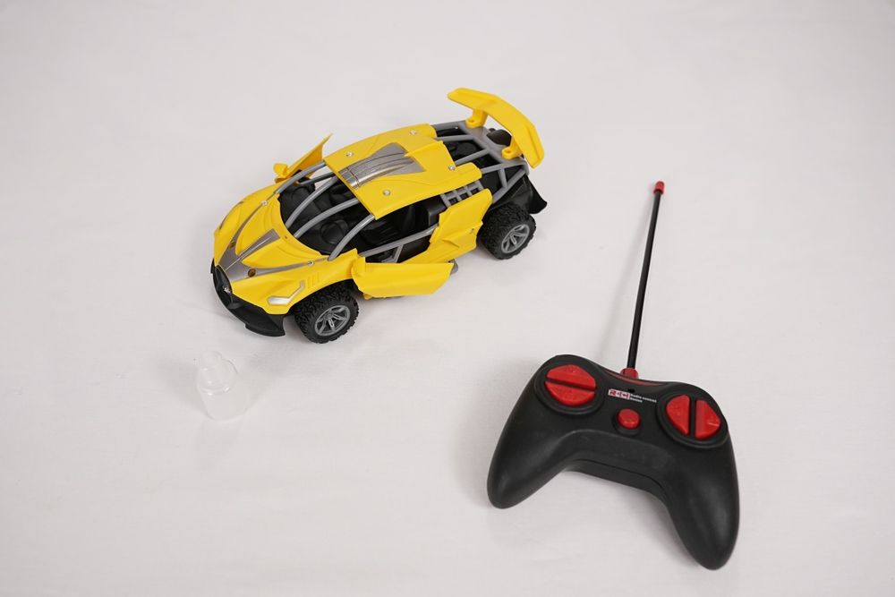 Машинка на радиоуправлении