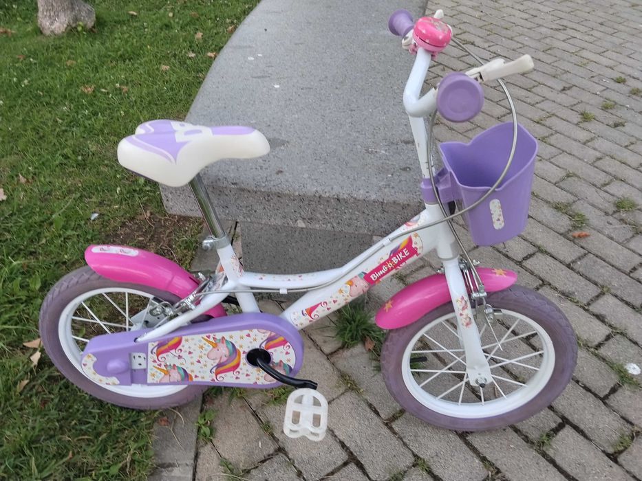 Bicicletă cu cască fetițe