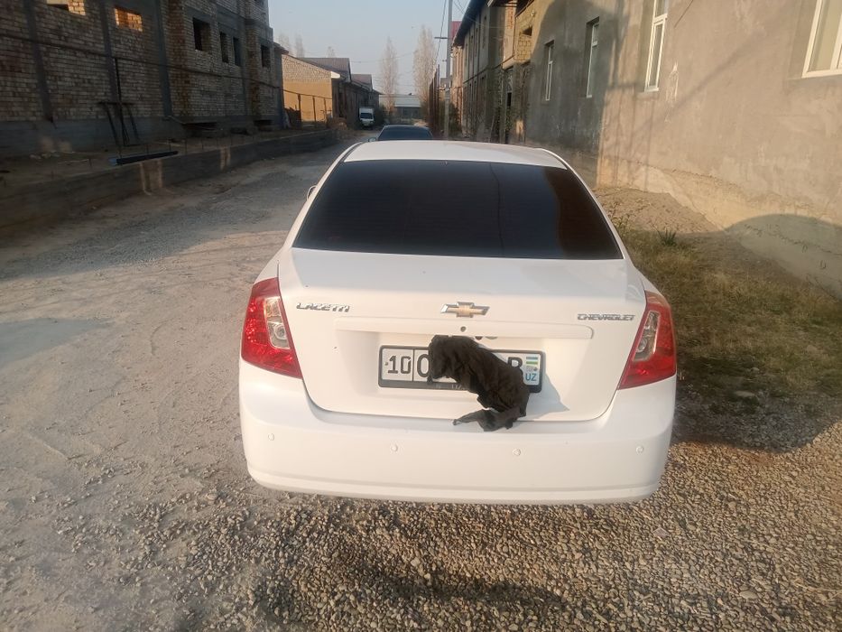 Gentra avtomat sotiladi srochna