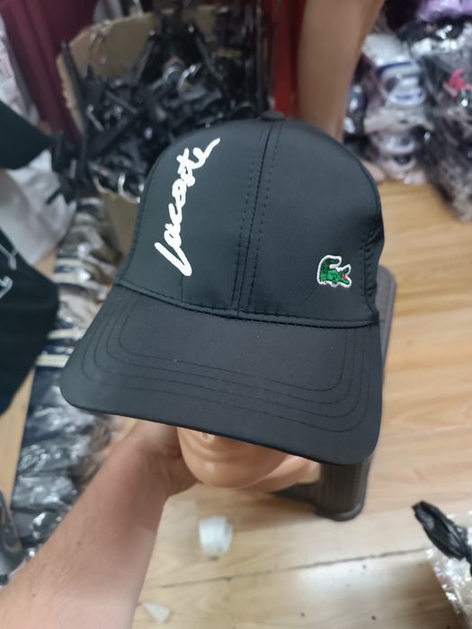 Șapcă noua Lacoste