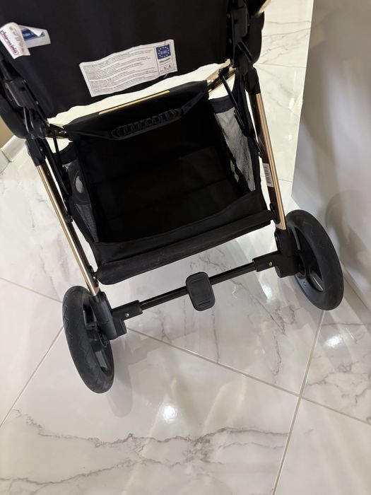 Бебешка количка Chipolino Elite 3 в 1