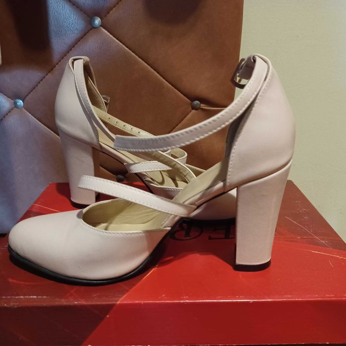 Pantofi din piele naturală, mărimea 35
