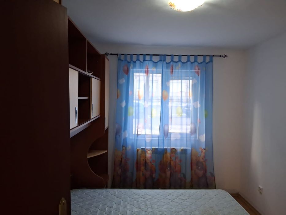 Apartament 3 camere (parter) zona Kaufland