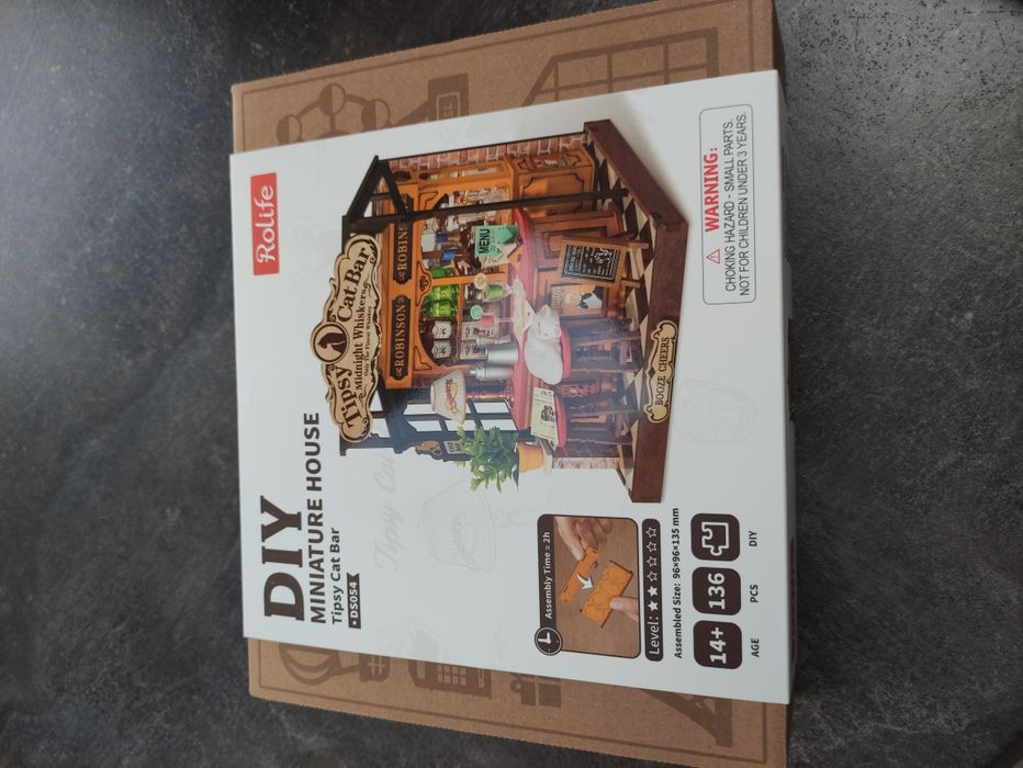 Book Nook разделител за книги / пъзел