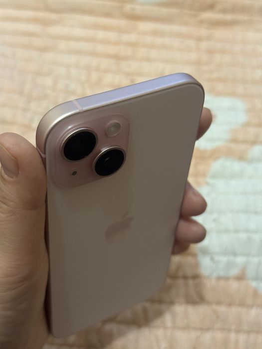 Телефон Iphone 15