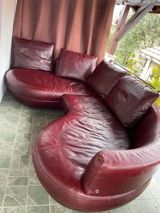 Овален диван - естествена кожа!!!