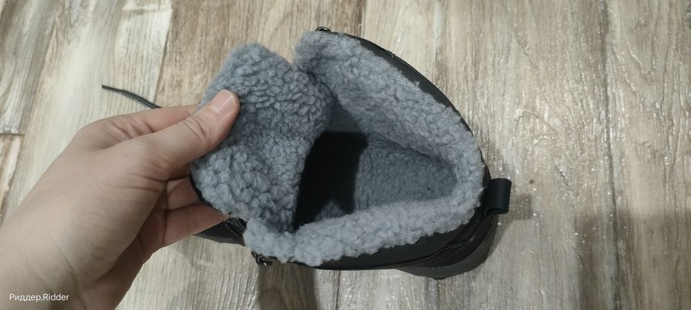 Продам ботинки новые