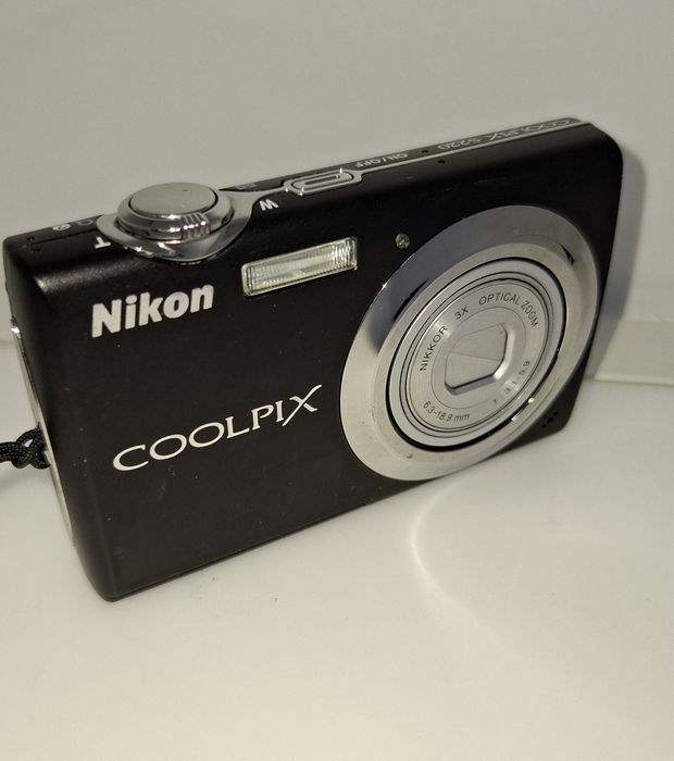 Nikon Coolpix S220 компактен дигитален фотоапарат