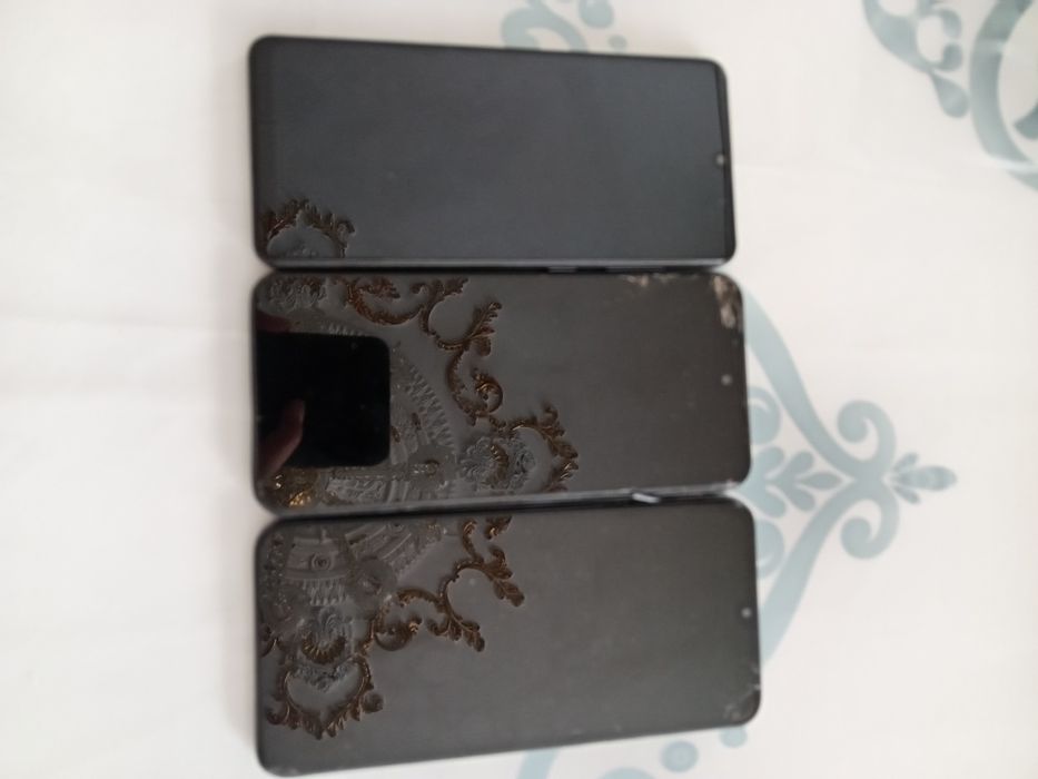 Продам телефоны рабочие на пароле