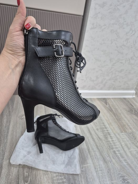 Продам High Heels