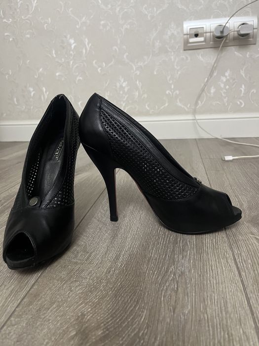 Продам кожаные туфли